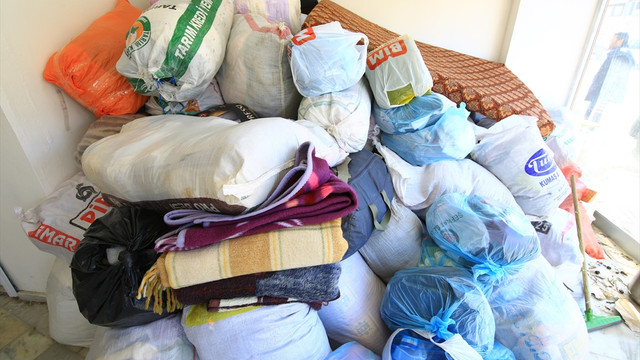 Halep'e insani yardımlar sürüyor