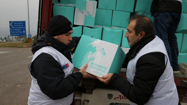 Halepliler için 4 tır yardım malzemesi