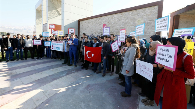 Halep'te sivillere yönelik saldırılara tepkiler