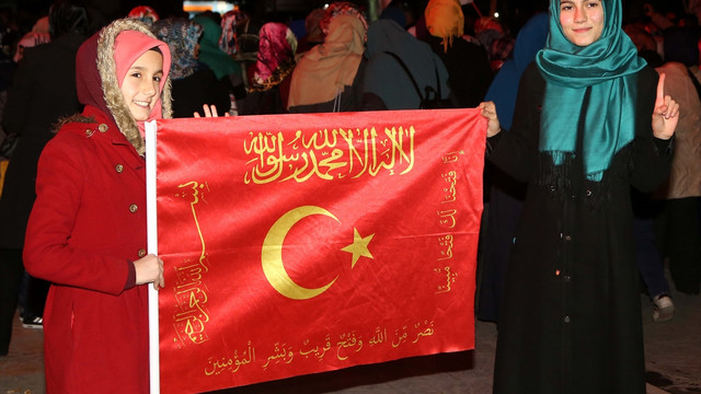 Halep'te sivillere yönelik saldırılara tepkiler