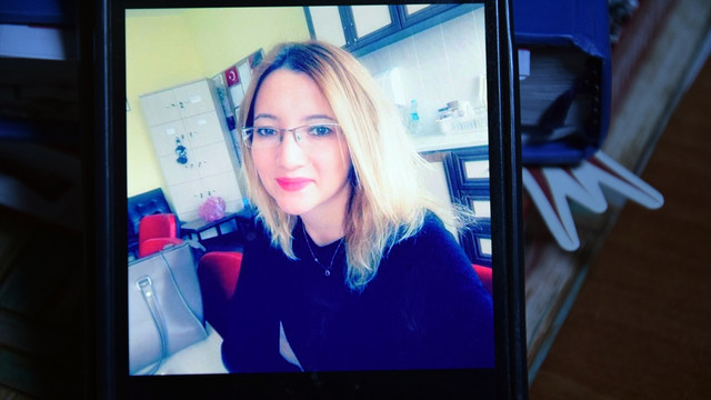 Hediye paketinden çıkardığı silahla kız arkadaşını öldürdü