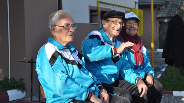 Huzurevinde Bocce ile hareket ediyorlar