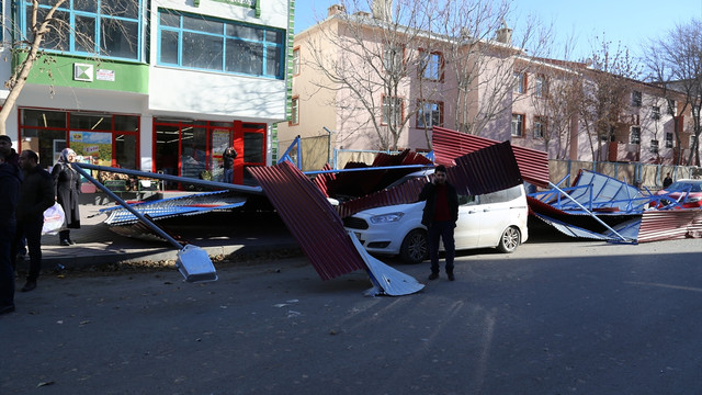 Iğdır'da şiddetli rüzgar