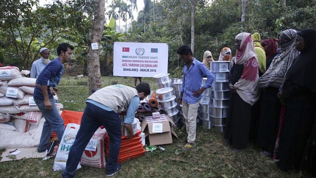 İHH'dan Rohingyalı Müslümanlara yardım eli