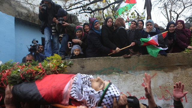 İsrail askerlerinin öldürdüğü Filistinli genç toprağa verildi