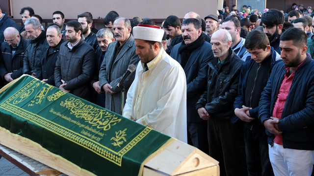 İstanbul'daki terör saldırısının şehitleri uğurlanıyor