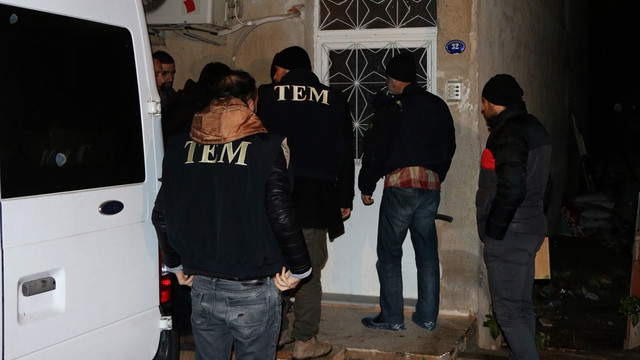 İzmir'de DEAŞ operasyonunda 5 gözaltı
