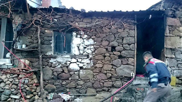 İzmir'de ev yangını: 1 ölü