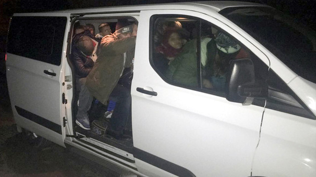 İzmir'de göçmen kaçakçılığı operasyonu