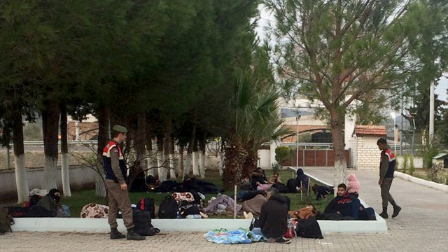 İzmir'de göçmen kaçakçılığı operasyonu