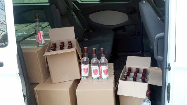 İzmir'de sahte içki operasyonu