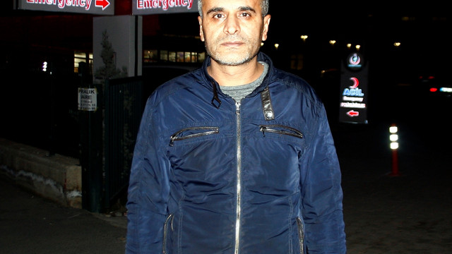 İzmir'de üzerine okul kapısı düşen öğrenci yaralandı