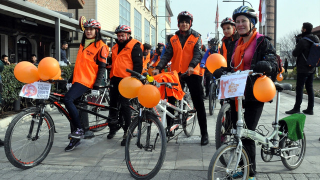 Kadına yönelik şiddete karşı pedal çevirdiler