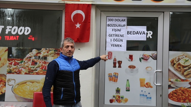 Karadeniz'de esnaf Türk lirasına sahip çıkıyor