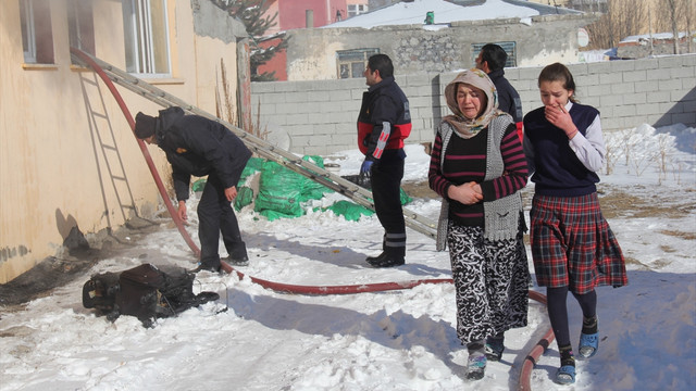 Kars'ta öğrenci evinde yangın