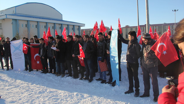 Kars'ta Türkiye ve Halep'teki saldırılar protesto edildi