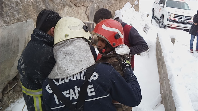 Kartopu oynarken çukura düştü