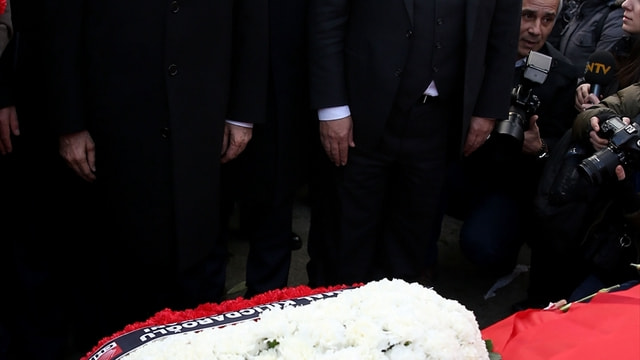 Kılıçdaroğlu, Şehitler Tepesi'ni ziyaret etti