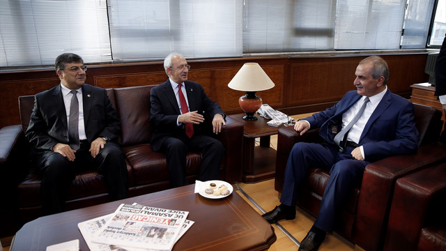 Kılıçdaroğlu, Yeniçağ gazetesini ziyaret etti