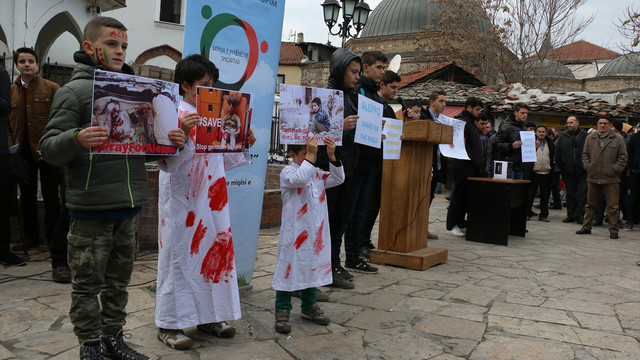 Makedonya'da Halep'e destek mitingi