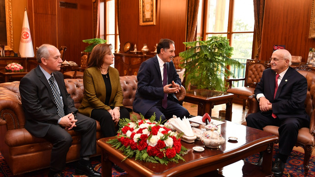 Malkoç'tan TBMM Başkanı Kahraman'a ziyaret