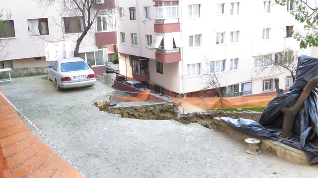 Maltepe'de temel kazısı sırasında göçük