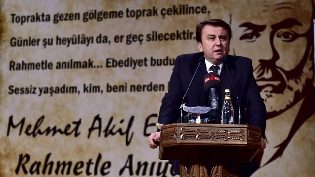 Mehmet Akif Ersoy İstiklal madalyalı şehirde anıldı