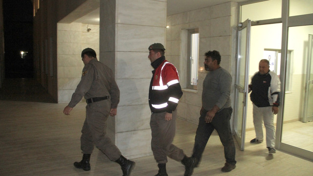 Milas'ta bir babanın oğlunu kemerle darbetmesi