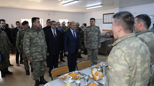 Milli Savunma Bakanı Işık, Silopi'de
