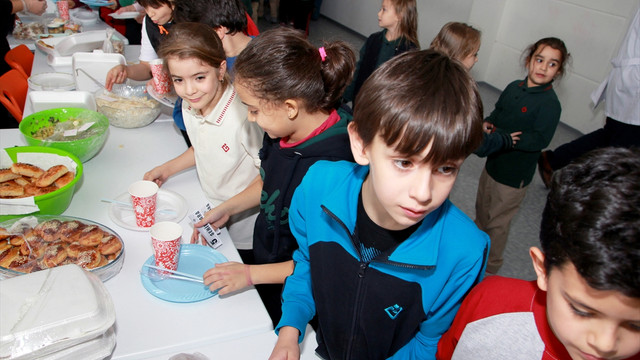 Minik öğrencilerden Halep'e yardım