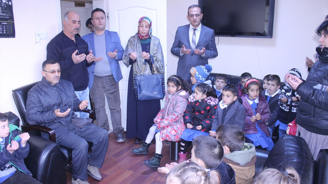 Miniklerden polislere moral ziyareti