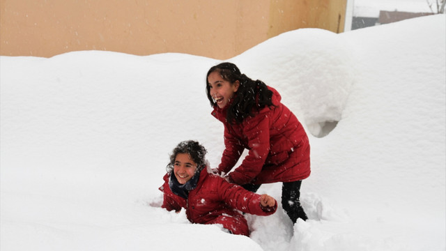 Muş'ta eğitime kar engeli