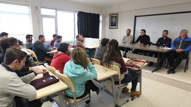 Osman Özköylü, üniversitede ders verdi