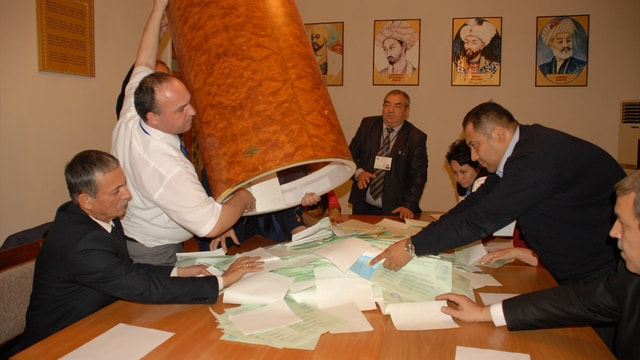Özbekistan'da cumhurbaşkanı seçimi