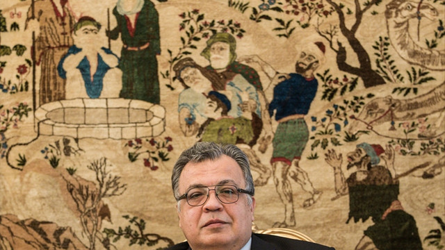 Rusya'nın Ankara Büyükelçisi Andrey Karlov, Ankara'da katıldığı bir sergide silahlı saldırıya uğradı.
