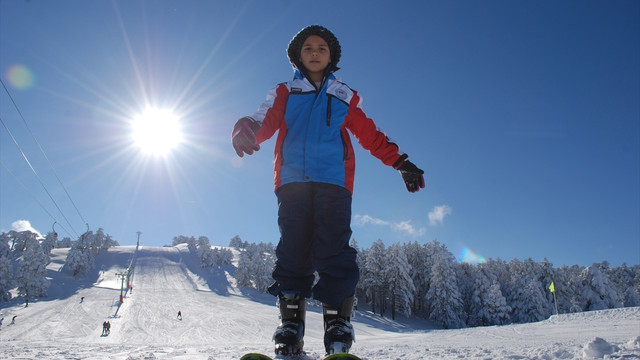 Salda Kayak Merkezi'nde kayak sezonu açıldı