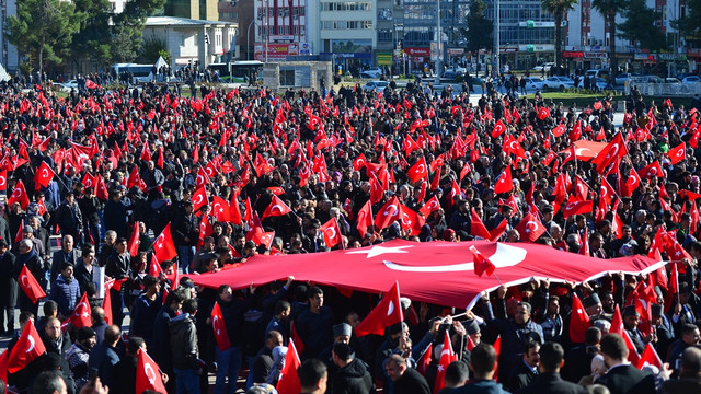 Şanlıurfa'da teröre lanet yürüyüşü