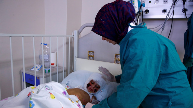 Savaş mağduru 14 Suriyeli çocuk yaşama tutunmaya çalışıyor