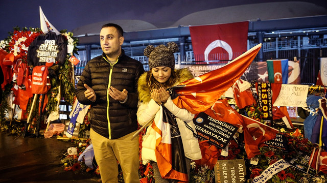 Şehit ailesi Şehitler Tepesi'ni ziyaret etti