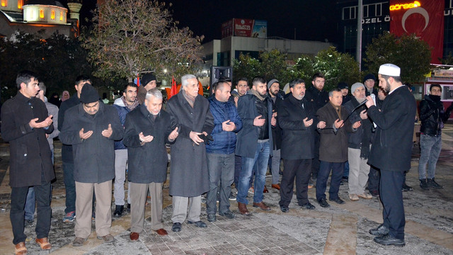 Şehitler için gıyabi cenaze namazı