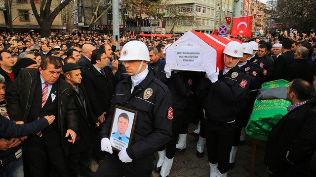 Şehitlerimizi uğurluyoruz