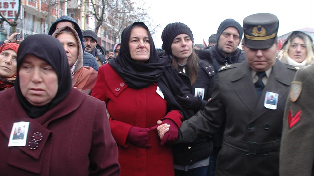 Şehitlerimizi uğurluyoruz