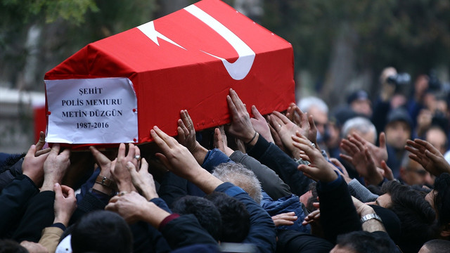 Şehitlerimizi uğurluyoruz