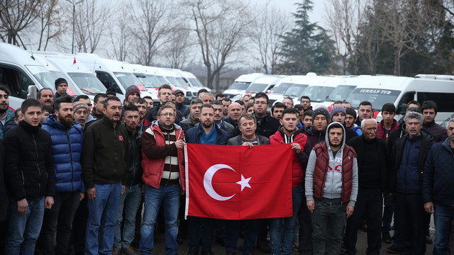 Bursa'da servis şoförleri terör olaylarını kınadınden terör protestosu