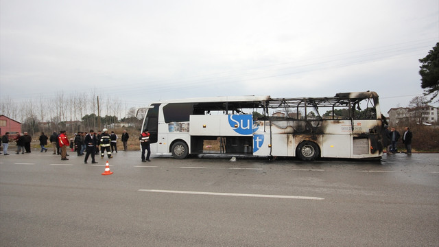 Samsunda seyir halindeki yolcu otobüsünde yangın çıktı