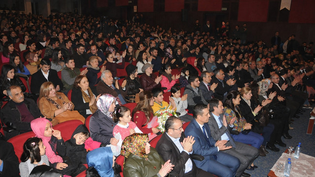 Sivas Devlet Türk Halk Müziği Korosundan Mardin'de konser