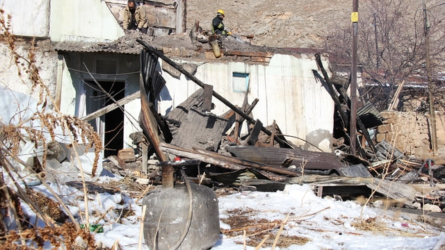 Sivas'ta ev yangını: 2 ölü