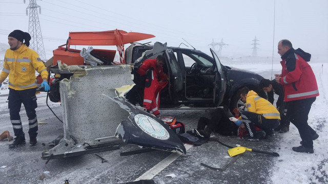 Sivas'ta zincirleme trafik kazası: 15 yaralı