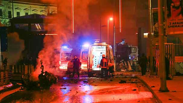 İstanbul Beşiktaşta 2 ayrı patlama!