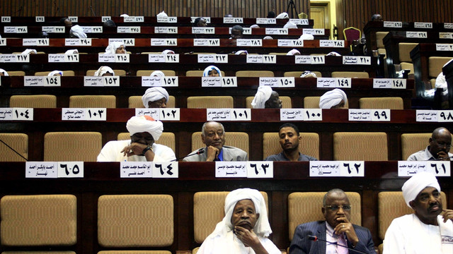 Sudan Parlamentosu anayasa değişikliğini onayladı